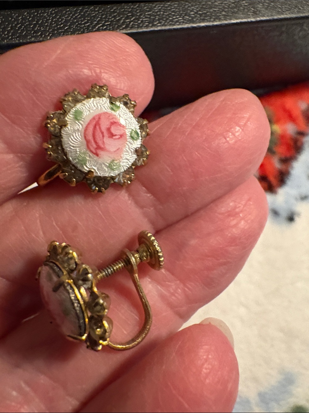 Source Unknown Pink Floral Porcelain Screwback Earrings with Gold-Tone Frame